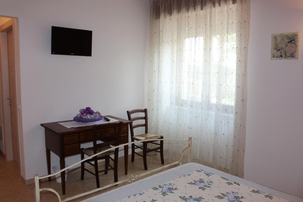 סן ג'יובאני לופאטוטו B&B Acero Rosso חדר תמונה